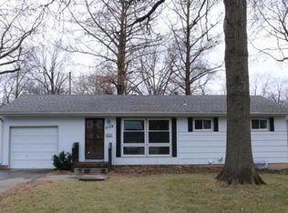 7128 Robinson Dr, Overland Park, KS 66204
