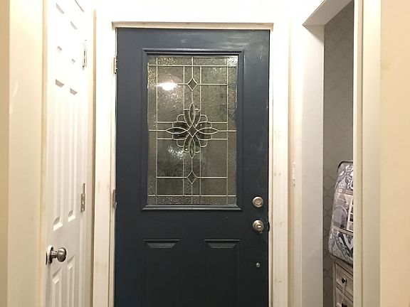 Coat closet and entry alcove