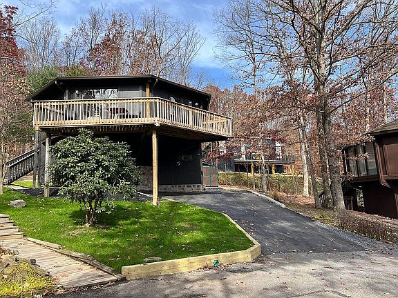 2nd image of 110 Topsider Dr
