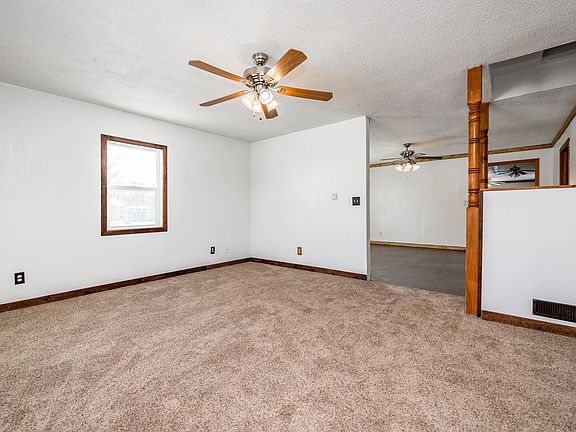 5th image of 612 W Charles St