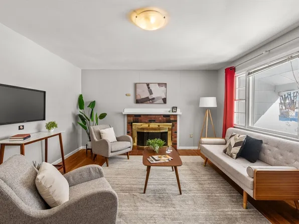 28 Patriot St, North Andover, MA 01845