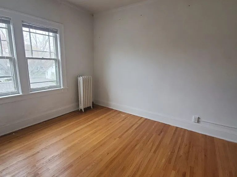 180 Lexington Parkway So. - Edgecumbe Court — Photo 10