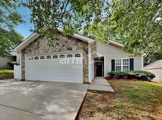 5640 Regent Village Dr, Winston Salem, NC 27103