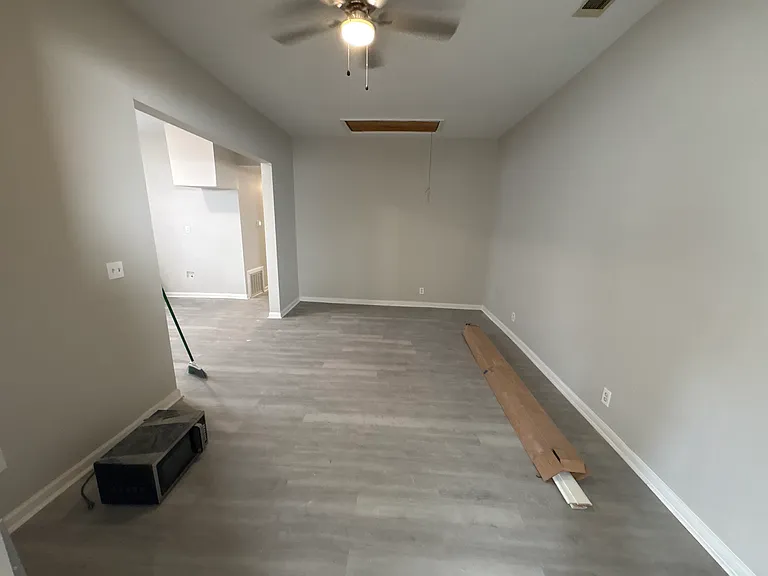 2649 Rowan St — Photo 11
