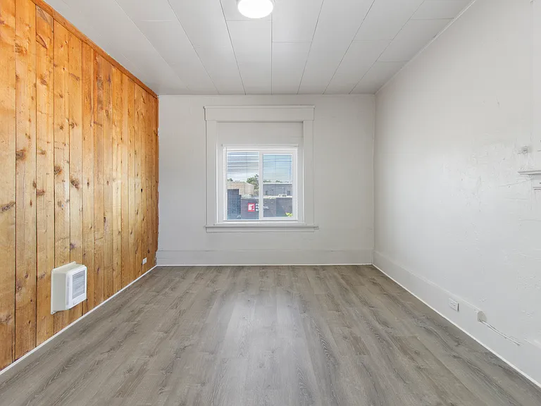 128 Broadway Ave N #2 — Photo 8