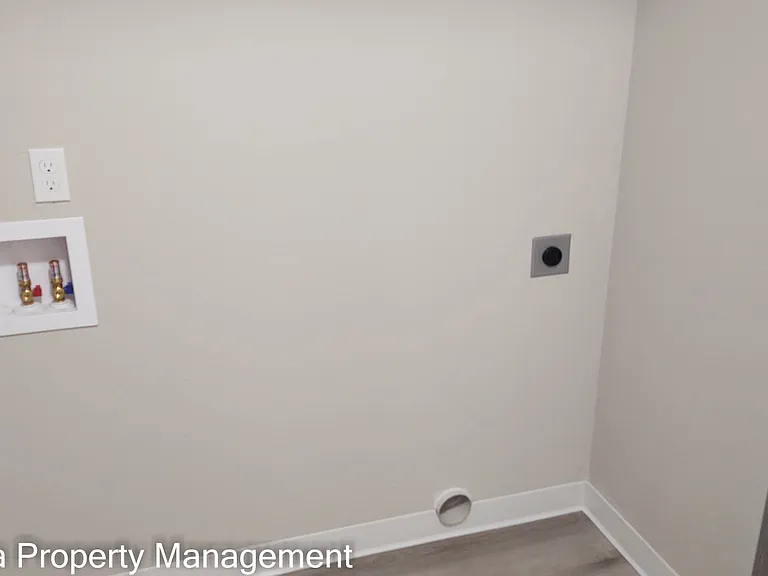 Jenny Place Apartments — Photo 9