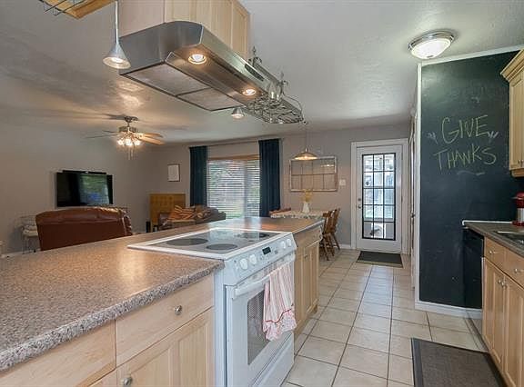 4th image of 1905 Lyric Cir