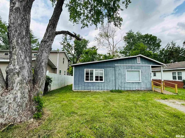 614 W Rigdon St, Carbondale, IL 62901