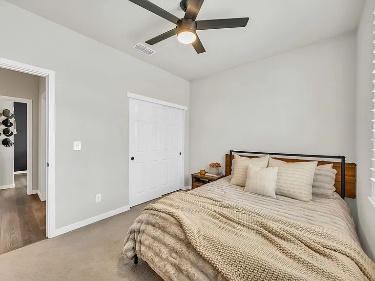 800 Daggerwing Ct — Photo 32