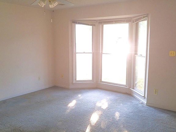 3rd image of 2242 Cheshire Dr