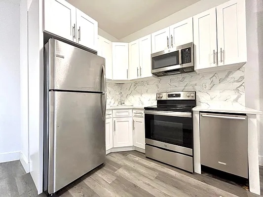 Rented by Pear NYC LLC | media 6