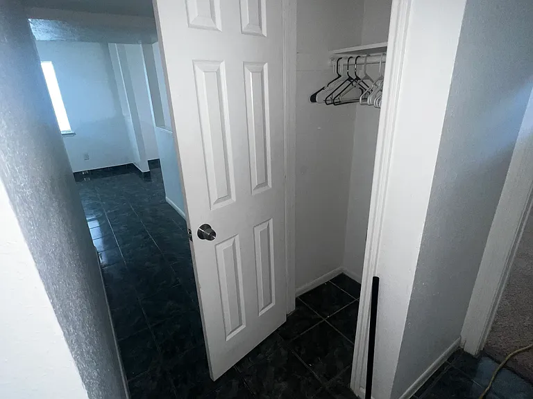 525 Spring Dr — Photo 5