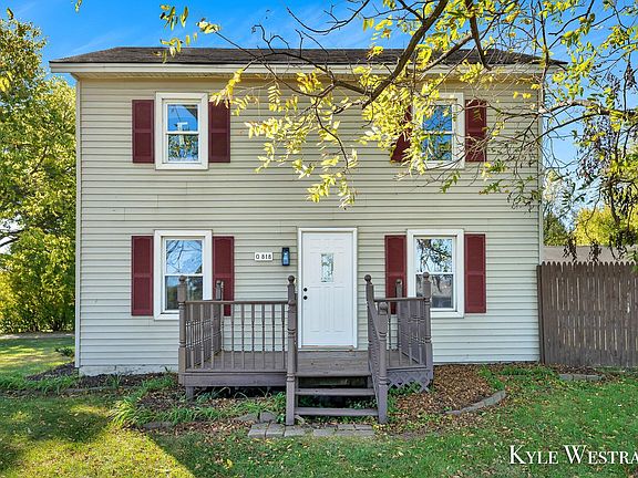 2nd image of 818 Lake Michigan Dr NW