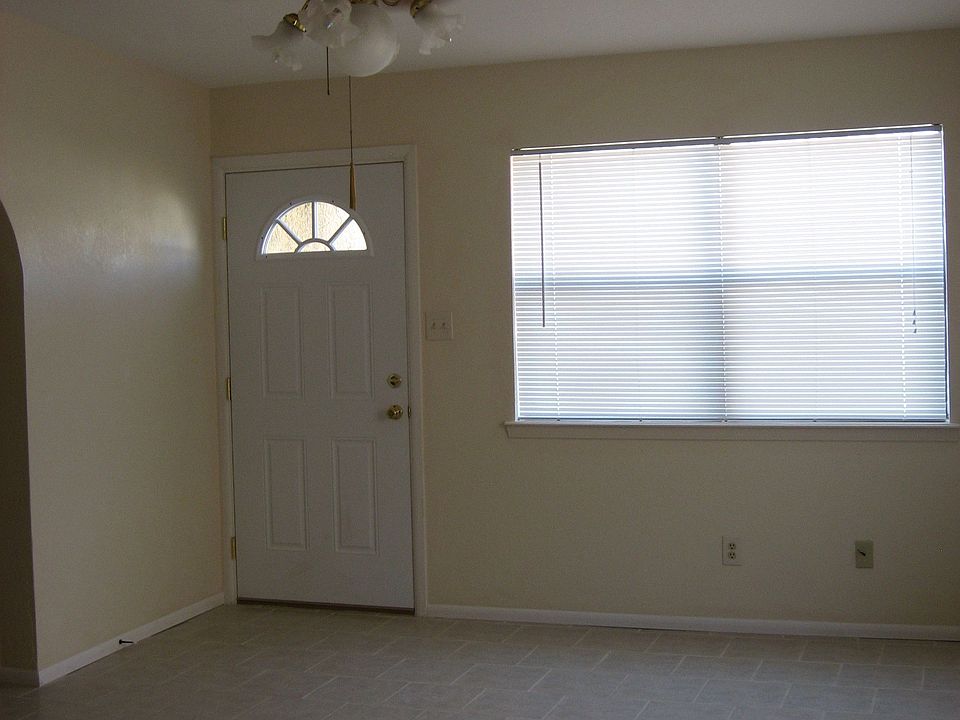 Sunny living room!