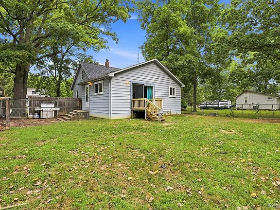 5th image of 1188 Harding Dr