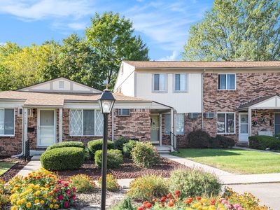 61117 Heritage Blvd, South Lyon, MI, 48178