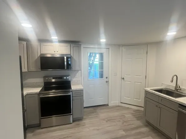 10 W Market St, Marietta, PA 17547