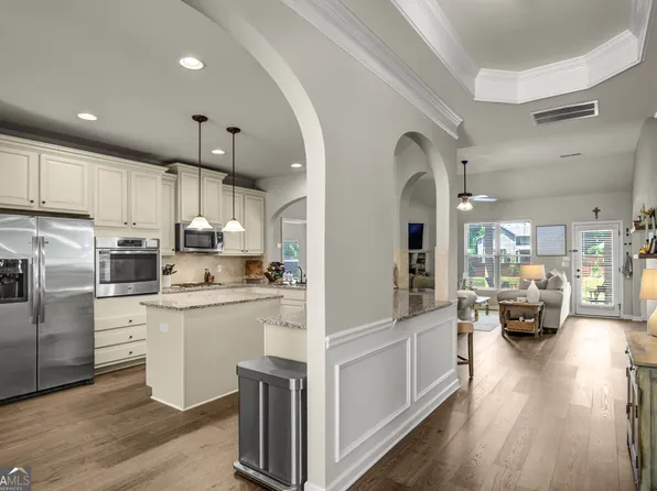 285 Savannah Dr, Senoia, GA 30276