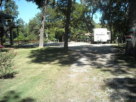 5th image of 302 Meadow Lake Dr