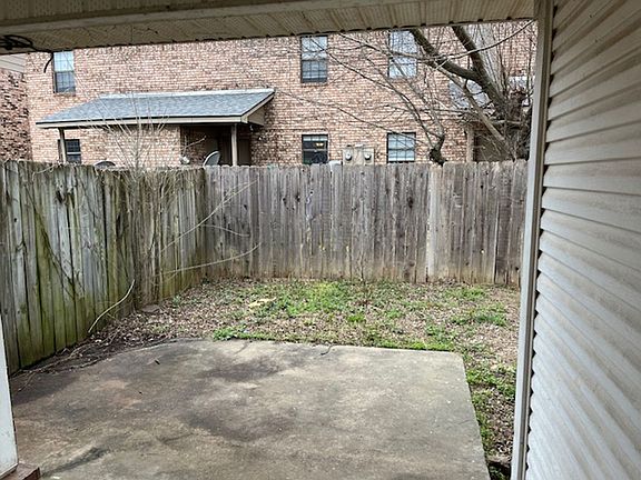 2nd image of 415-419 N Fairbanks Cir
