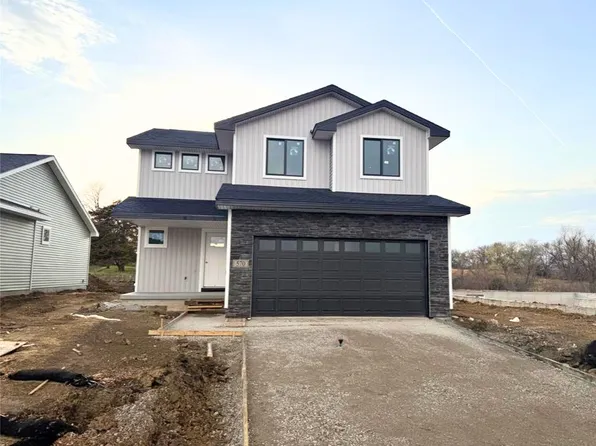 570 NW Rockwood Ln, Grimes, IA 50111