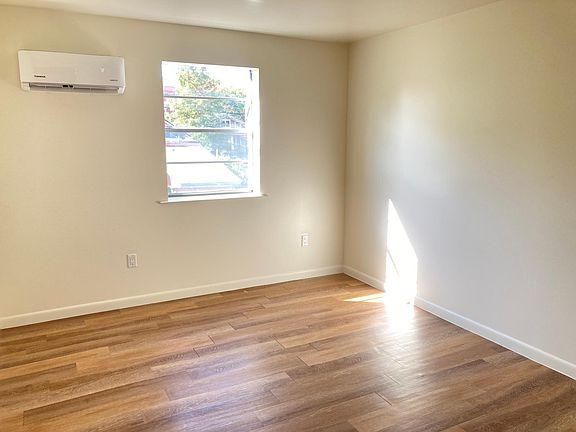 4th image of 3135 Dauphine St #B9