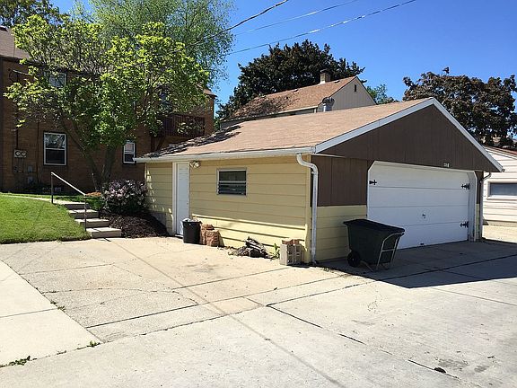 4th image of 2338-2340 S 60th St