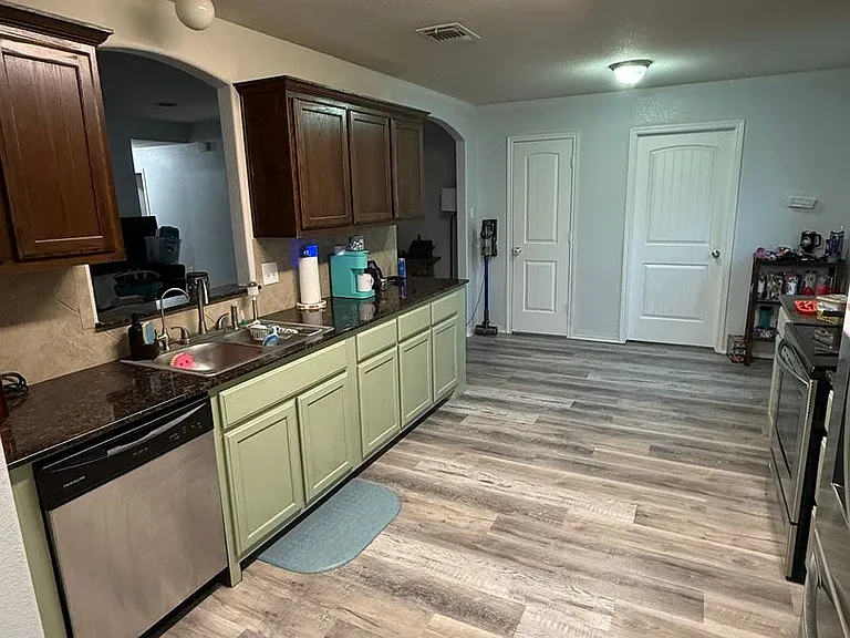 3505 Moline Cir — Photo 6