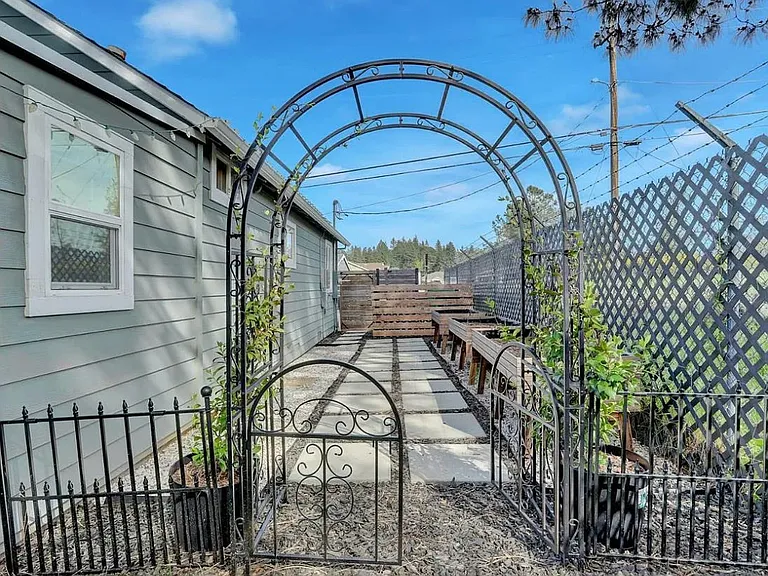 190 Upper Slate Creek Rd — Photo 12