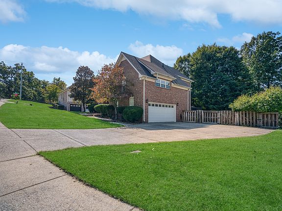 2nd image of 840 Brooke Valley Trce