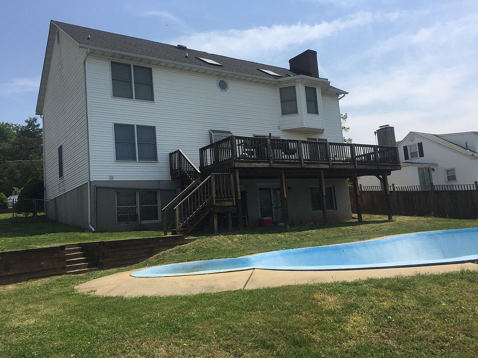 2nd image of 1818 Superior Ave
