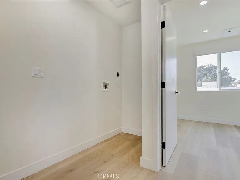 1070 Allen Ave #C — Photo 14