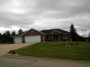 16975 Daisy Trl, Dubuque, IA 52001