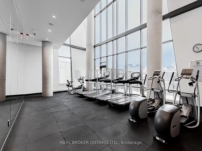 170 Fort York Blvd #407 — Photo 37
