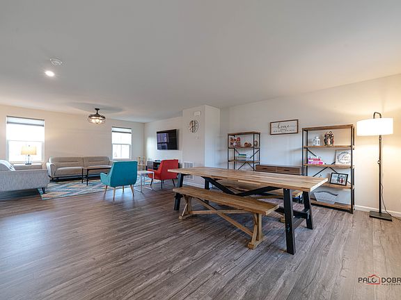 4th image of 1779 Tall Oaks Dr