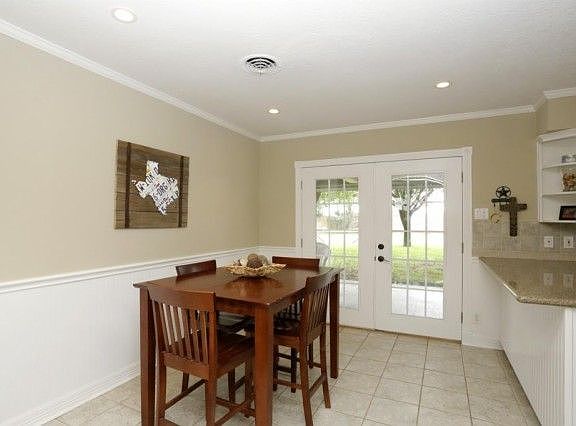 3rd image of 2606 Droxford Dr