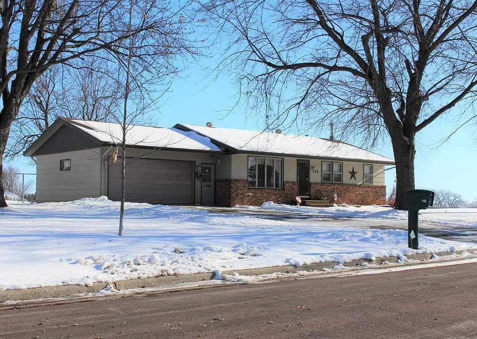 1st image of 715 James Blvd