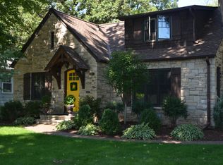 4500 W 42nd St, Edina, MN 55416