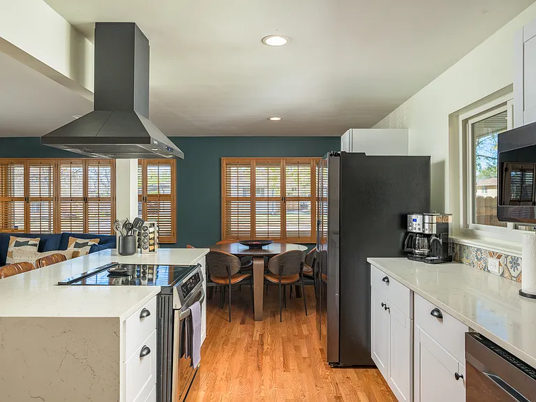6604 Upham St — Photo 35