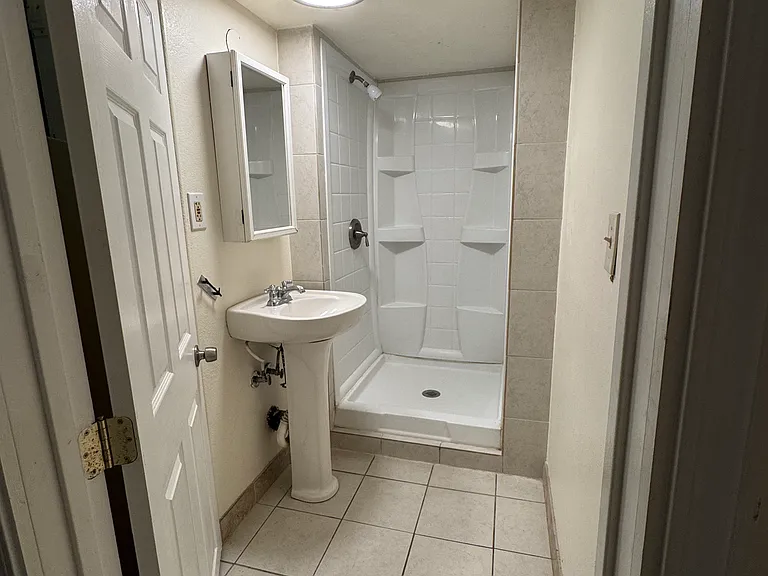 269 E Saint James St #B — Photo 6