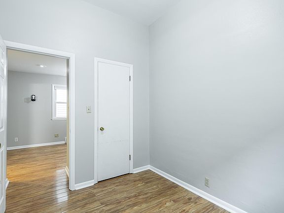 3rd image of 1524 N Humboldt Ave