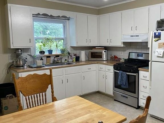 2nd image of 639 Canfield Ave
