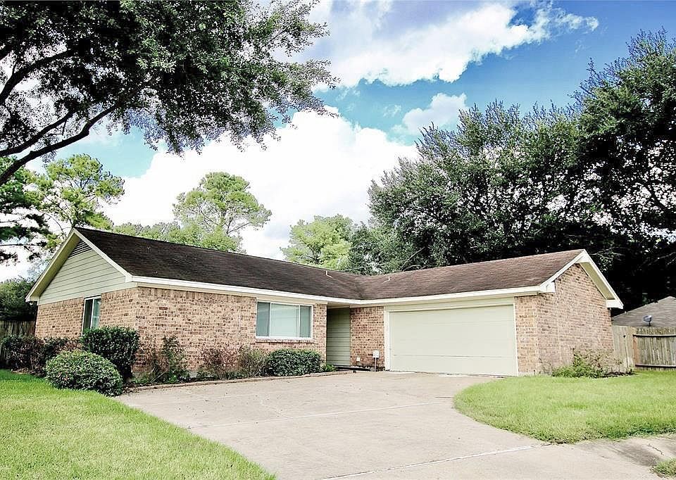 1st image of 15606 Highfield Dr