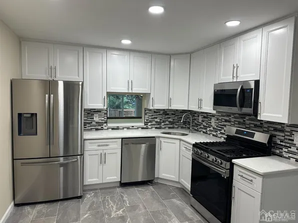 59 Goodwin Dr, North Brunswick, NJ 08902