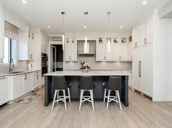 13209 65b Ave, Surrey, BC V3W 7Y4