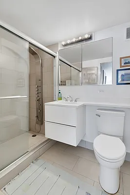 Rented by R New York | media 8