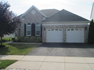 62 Riviera Dr, Monroe Township, NJ 08831