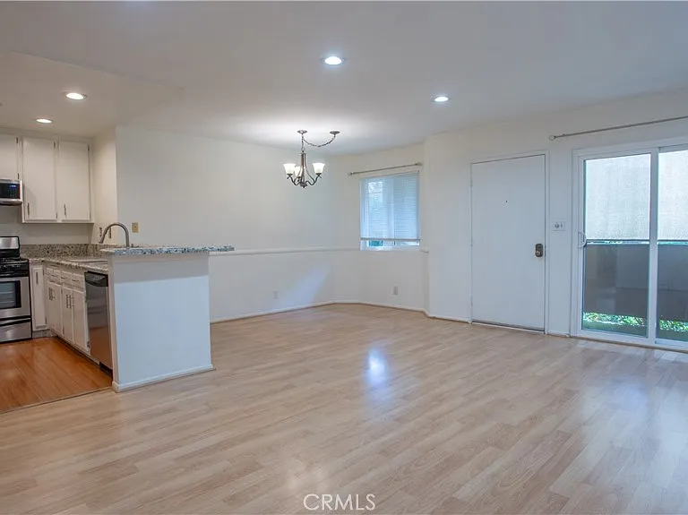 14835 Sherman Way #3 — Photo 2