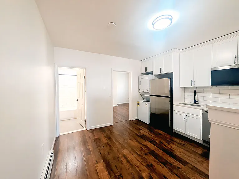 25 S Main St #3 — Photo 1