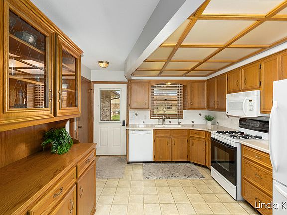 3rd image of 6720 N Wentward Ct